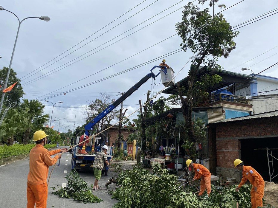 Điện lực sẵn sàng phương án cung cấp điện, ứng phó bão Noru