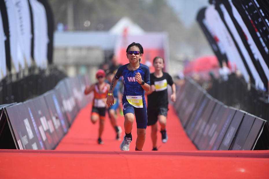 Gần 500 vận động viên nhí tham gia cuộc thi 3 môn phối hợp ở Đà Nẵng
