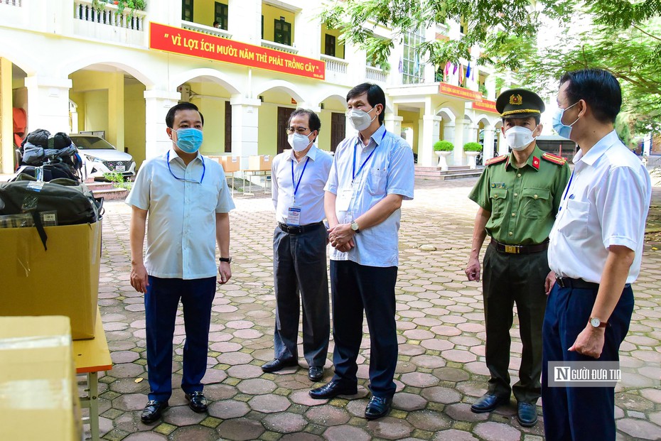 Phó Chủ tịch UBND Tp.Hà Nội kiểm tra công tác thi tốt nghiệp THPT