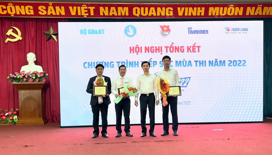 Gần 1 triệu lượt xe đưa đón thí sinh trong chương trình tiếp sức mùa thi