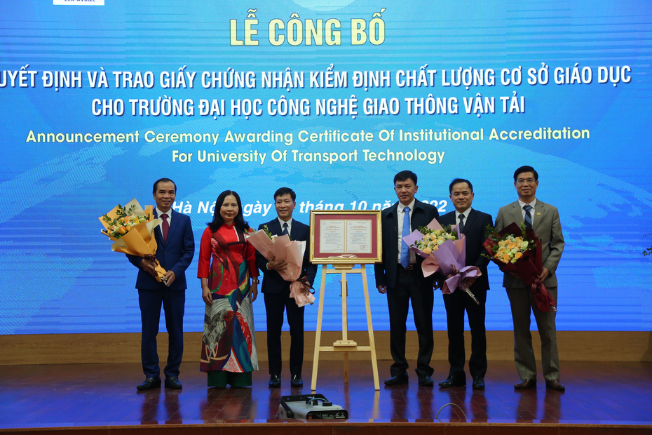 Đại học Công nghệ GTVT đạt chuẩn kiểm định chất lượng giáo dục đại học