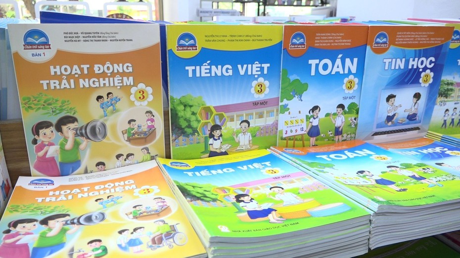 Sẵn sàng sách giáo khoa cho năm học mới