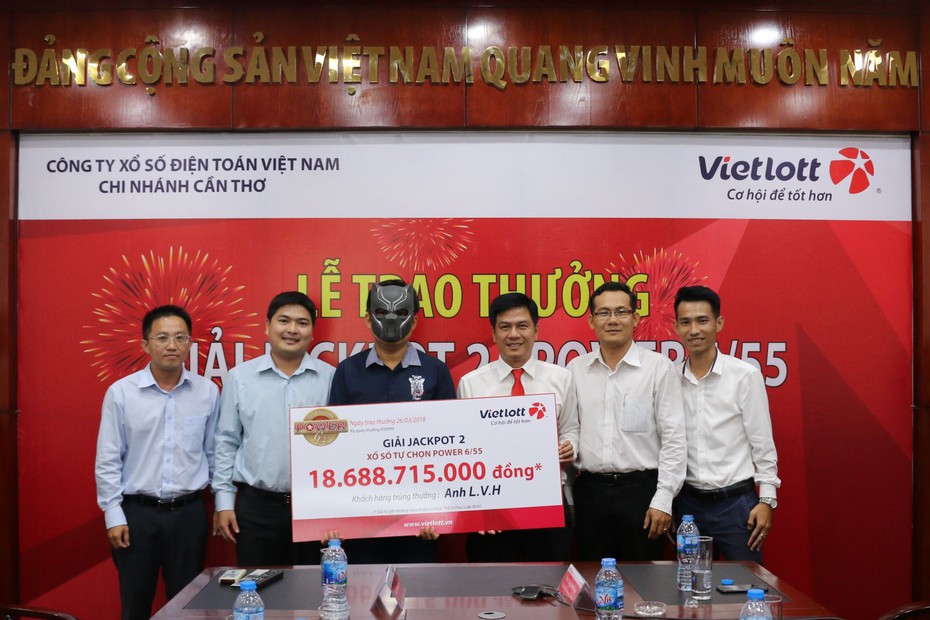 Kiên Giang lần đầu có tỷ phú Vietlott, “đất vàng” TP.HCM lại có người trúng giải