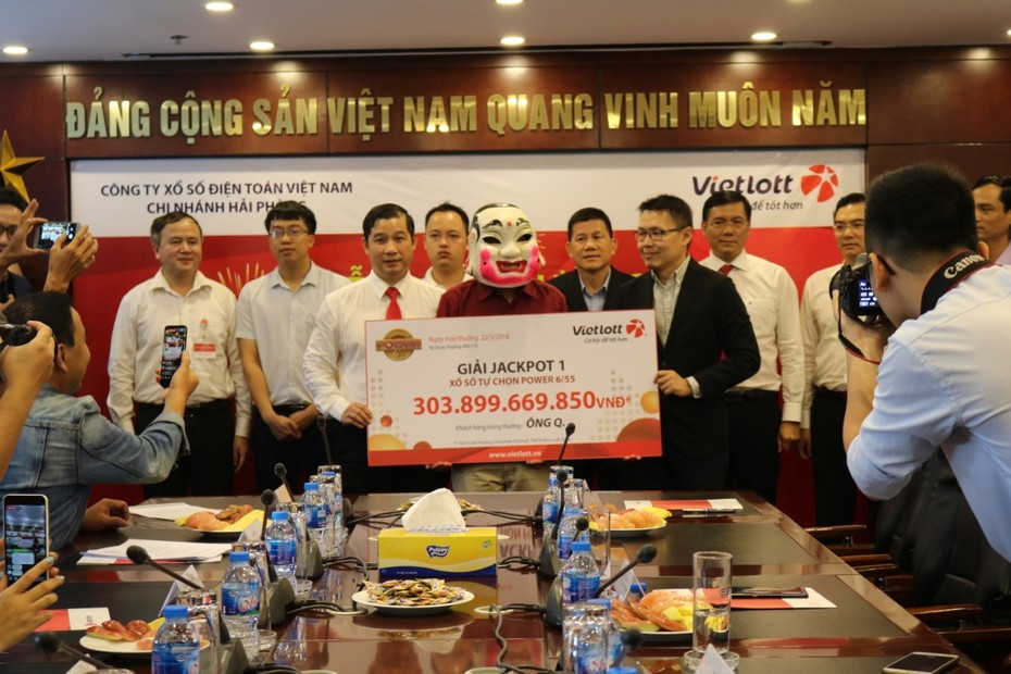 1 tháng jackpot "nổ" 9 lần