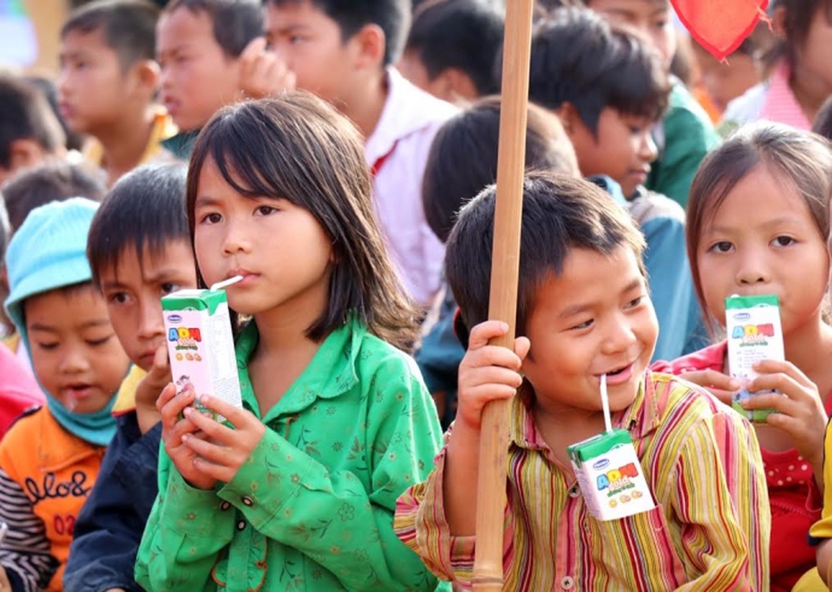 Sữa học đường: Phụ huynh băn khoăn, sở Giáo dục nói chỉ bằng tiền hai bát phở