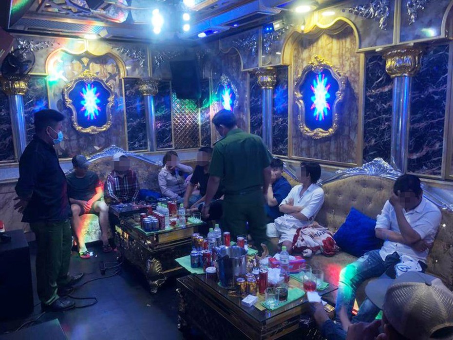 Kiểm tra quán karaoke, công an phát hiện một đối tượng bị truy nã