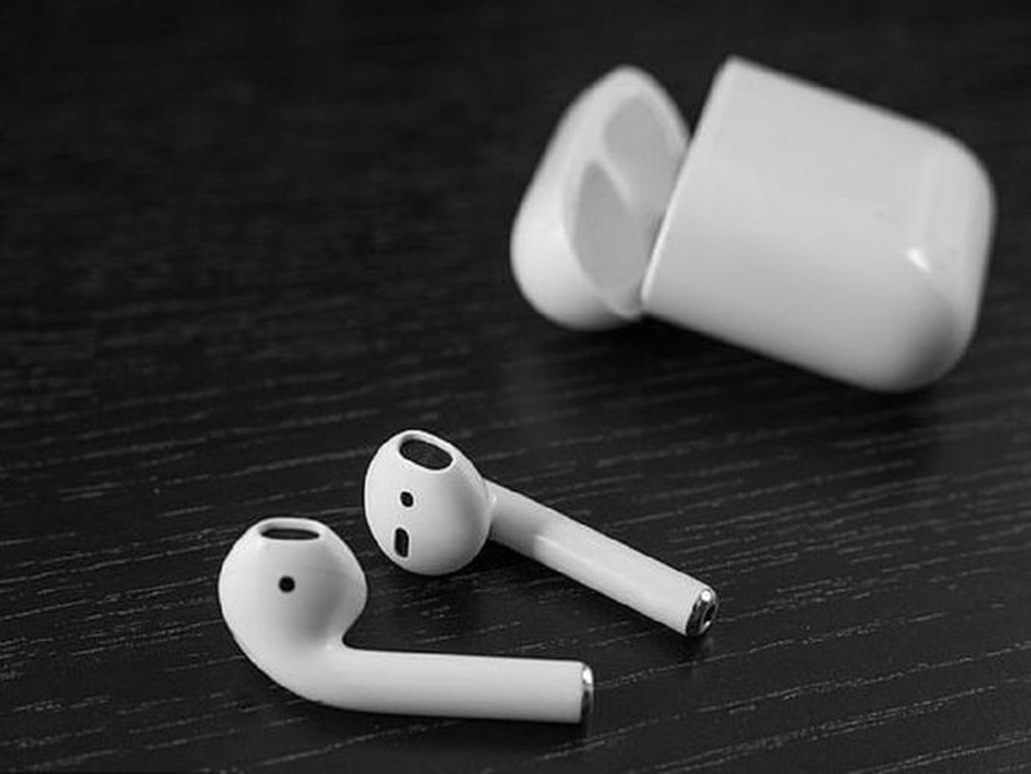 Người đàn ông vô tình nuốt AirPod mà không hay biết