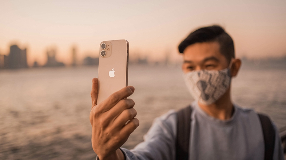 Cách mở khóa Face ID khi đeo khẩu trang trên iOS 14.5