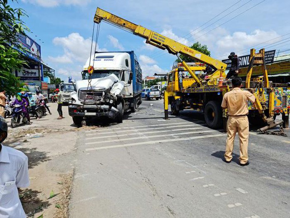 Khởi tố tài xế “ngáo đá” điều khiển “xe điên” vượt chốt kiểm dịch