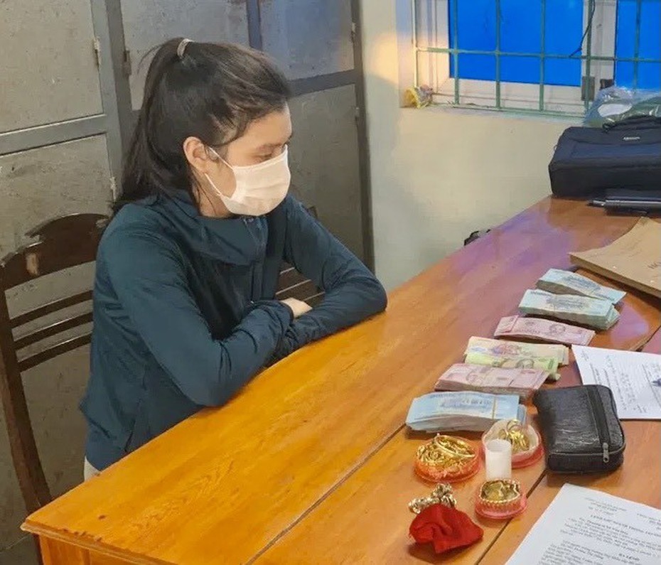Không có tiền tiêu, con gái lục két sắt trộm gần 500 triệu đồng của mẹ