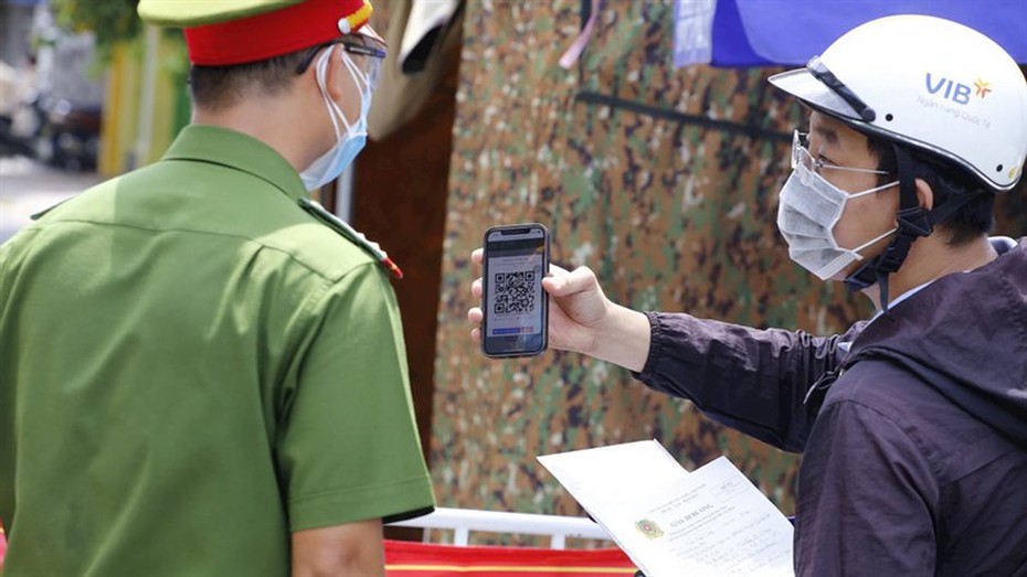 Hướng dẫn khai báo y tế và lịch trình di chuyển ở app VNEID