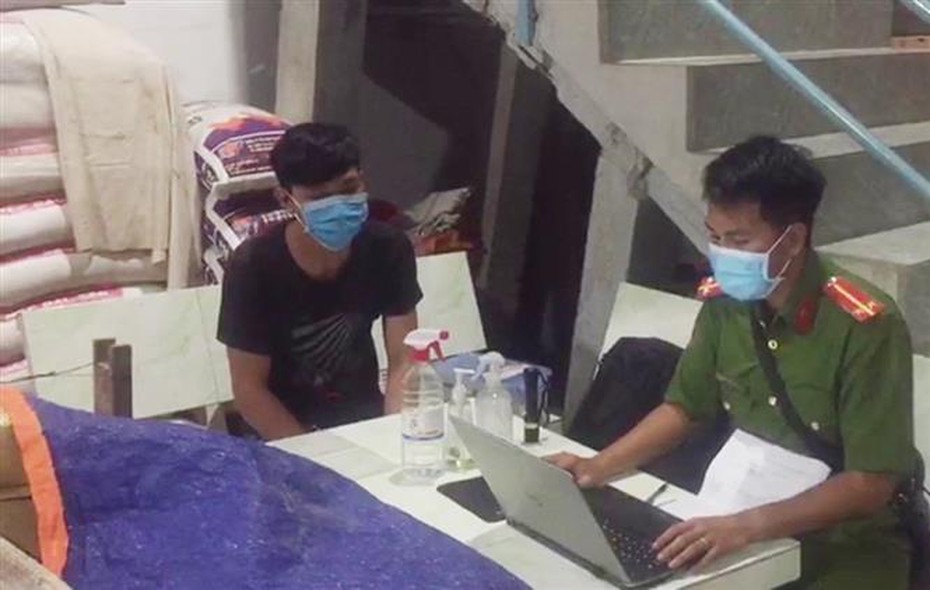 Liên tiếp triệt phá nhiều kho hàng lậu tại khu vực biên giới
