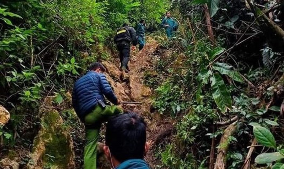 Sơn La: Truy nã người đàn ông nổ súng giết vợ rồi trốn vào rừng