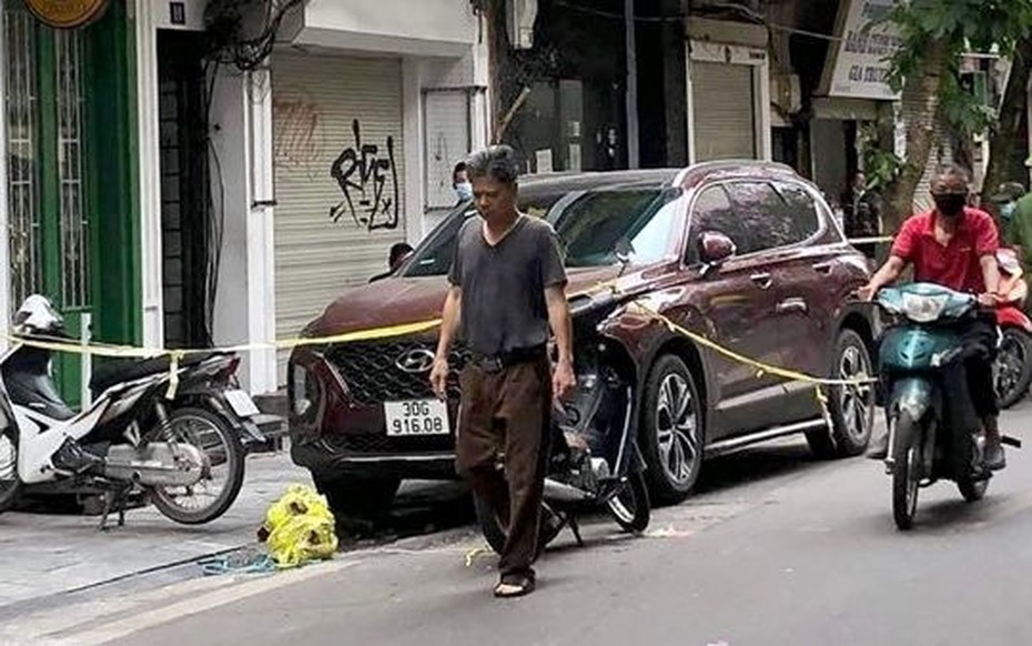 Hà Nội: Điều tra vụ nam thanh niên dùng súng đe dọa bắn người trên phố cổ