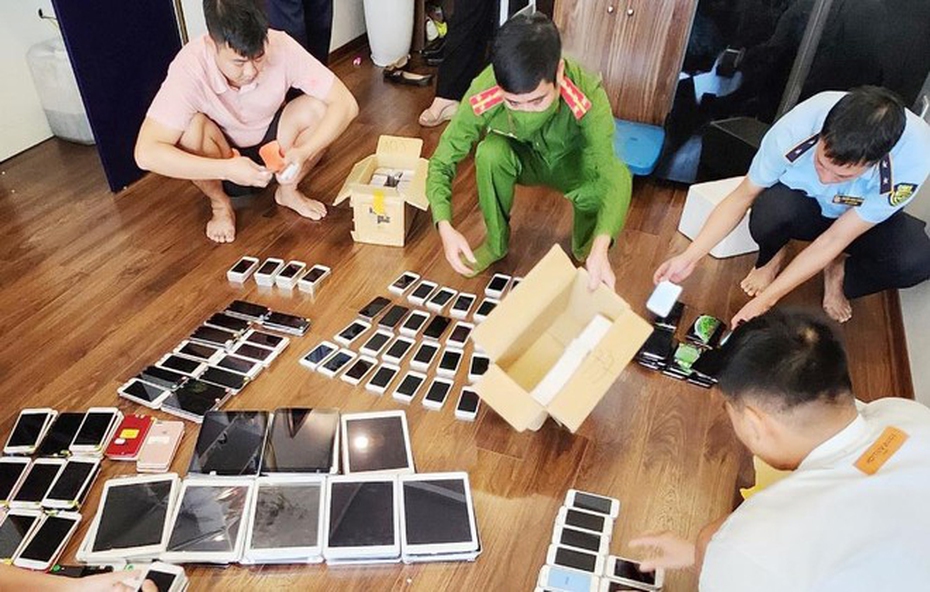 Hà Nội: Thu giữ 400 điện thoại iPhone không rõ nguồn gốc