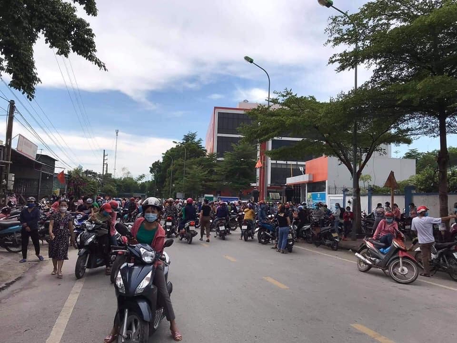 Thanh Hóa: Ngăn chặn tập trung đông người khi lấy mẫu xét nghiệm