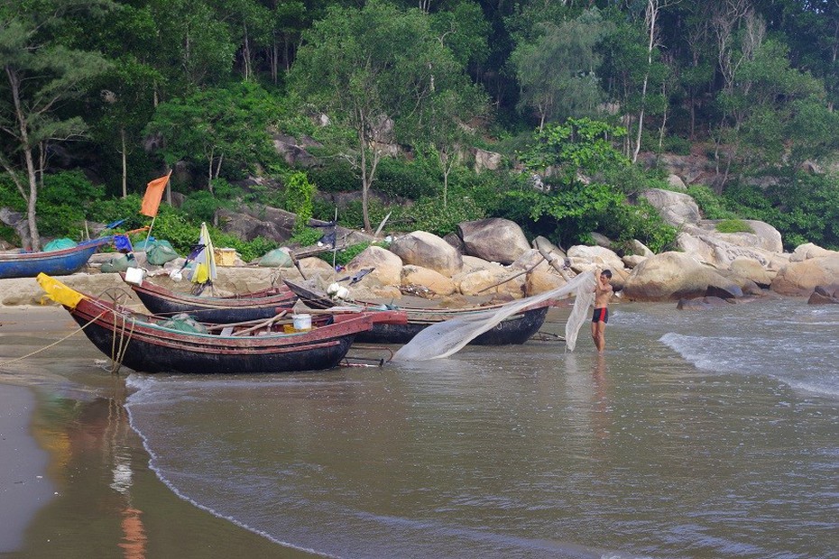 Thanh Hóa: Độc đáo bến thuyền nằm sâu trên núi Trường Lệ