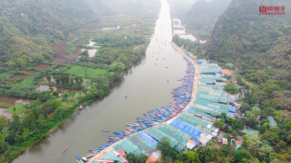 Ngắm nhìn chùa Hương trong ngày đầu khai hội từ Flycam