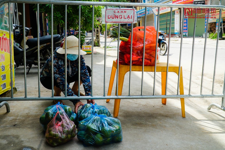 Chủ tịch Hà Nội: Lập 22 chốt để chặn dịch, không "ngăn sông cấm chợ"