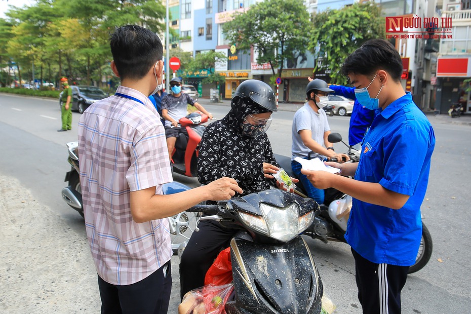 Hà Nội hoả tốc yêu cầu siết chặt công tác cấp và sử dụng giấy đi đường