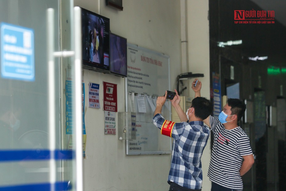 Hà Nội: Trích xuất camera truy vết người liên quan đến ca nghi mắc Covid-19 ở Linh Đàm