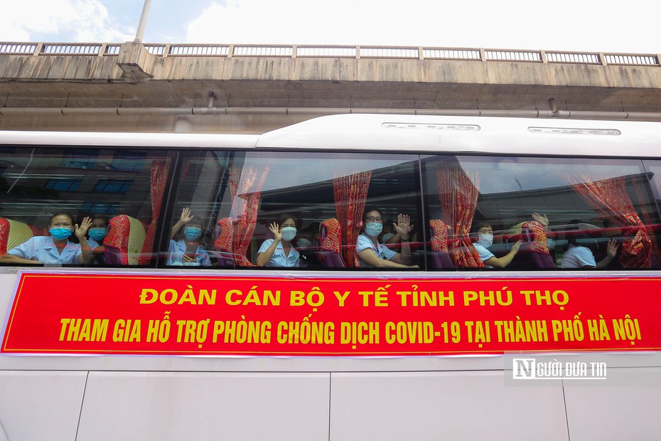 500 cán bộ y tế tỉnh Phú Thọ sẵn sàng hỗ trợ Hà Nội chống dịch