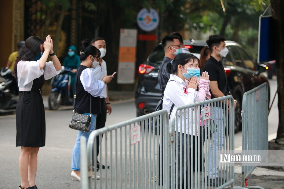 Hà Nội: Người dân vái vọng tại đền, chùa ngày đầu tháng