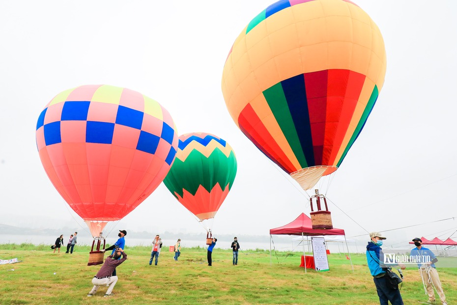 Ngắm dàn khinh khí cầu khổng lồ lần đầu bay tại Hà Nội