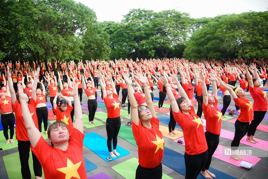 Hà Nội: Hơn 1.000 người ở nhiều lứa tuổi tham gia đồng diễn Yoga