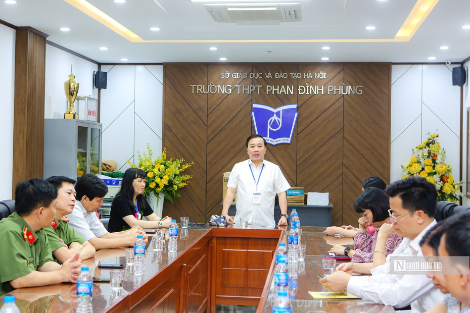 Phó Chủ tịch Hà Nội kiểm tra công tác chuẩn bị kỳ thi THPT 2022