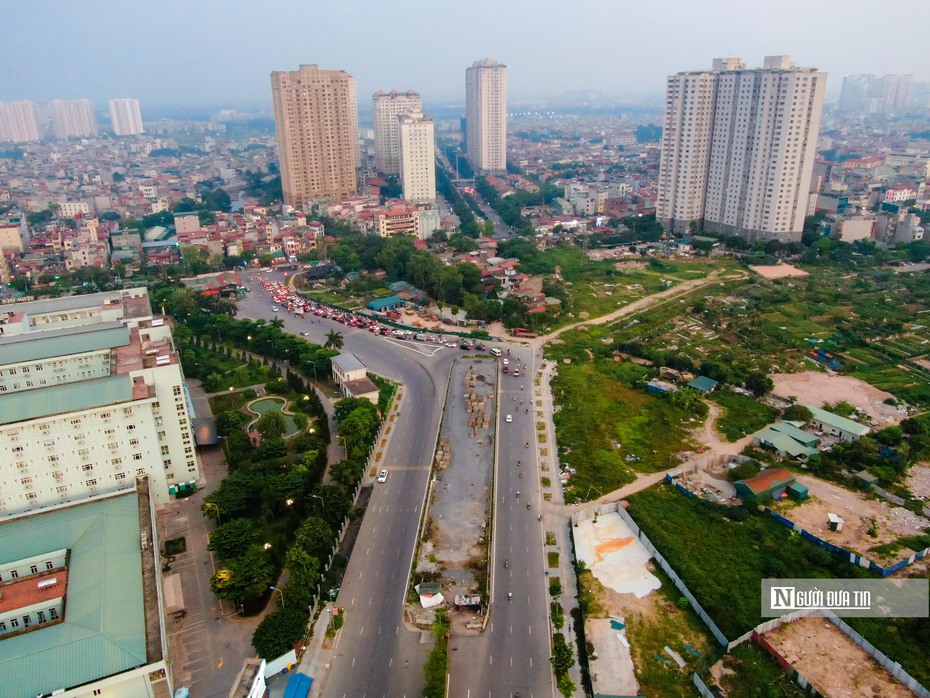 Hà Nội: Cận cảnh cây cầu vượt bị "bỏ quên" trên đại lộ nghìn tỷ