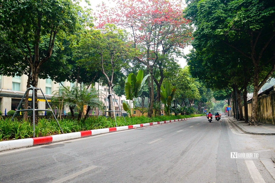 Phố phường Hà Nội thanh bình ngày đầu năm mới 2024