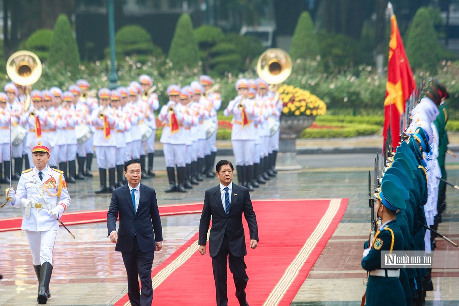 Bắn 21 phát đại bác chào mừng Tổng thống Philippines thăm Việt Nam