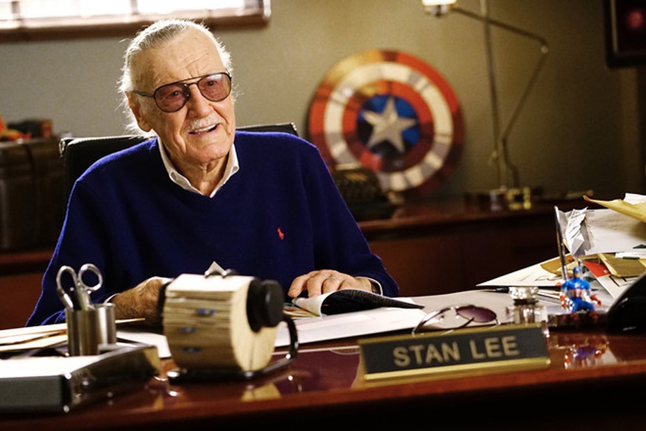 Stan Lee – Cha đẻ Marvel lụi tàn đắng cay trên đỉnh vinh quang: Con gái bạo hành, trợ lý giam cầm rút máu để làm mực in tem