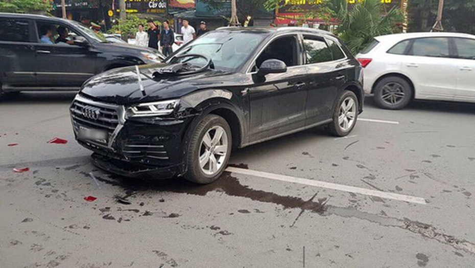 Xe sang Audi Q5 mất lái gây tai nạn liên hoàn