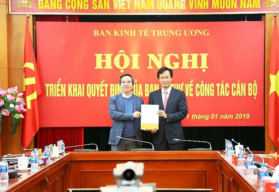 Chân dung Phó trưởng Ban Kinh tế Trung ương Nguyễn Hữu Nghĩa