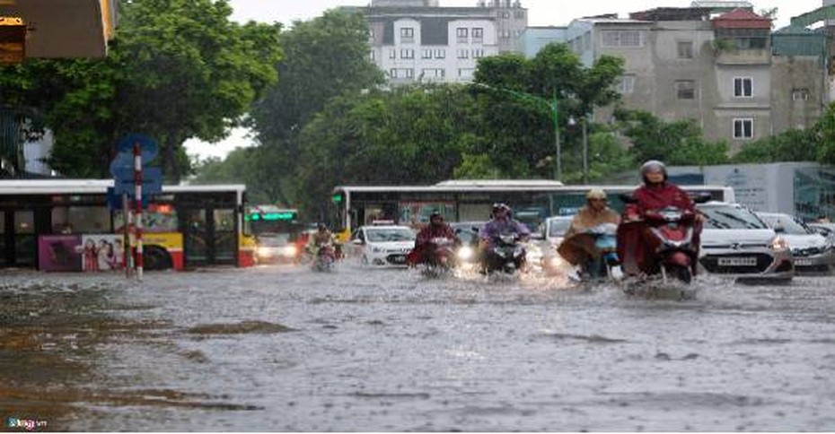 Dự báo thời tiết ngày 15/4: Nghỉ lễ đón mưa dông quả là ý tưởng không vui chút nào