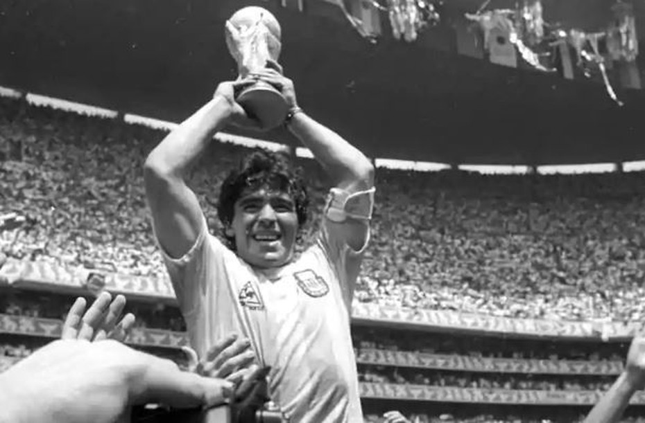 Diego Maradona từng muốn viết dòng chữ đặc biệt trên bia mộ của mình