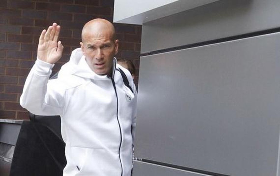 Zidane chính thức chia tay Real Madrid