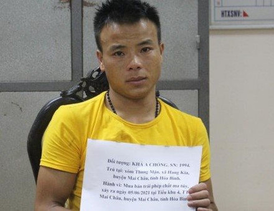 Đang bị truy nã vẫn "tranh thủ" đi buôn ma túy