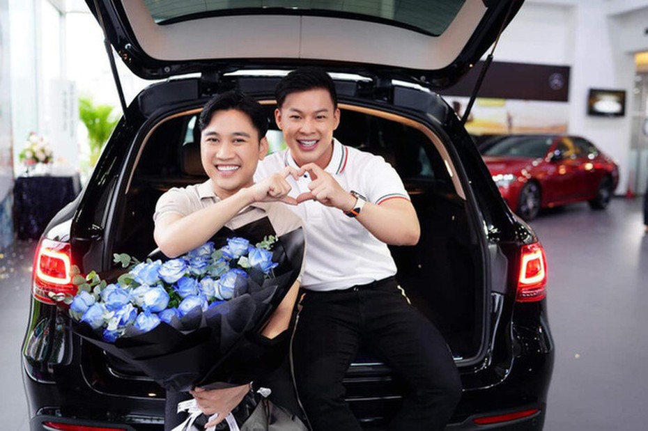 Bóc giá xế hộp tiền tỷ Don Nguyễn được người yêu đồng giới tặng nhân dịp 10 năm yêu nhau