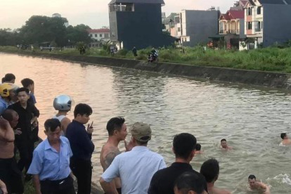 Đã tìm thấy thi thể của ba ông cháu ngã xuống kênh