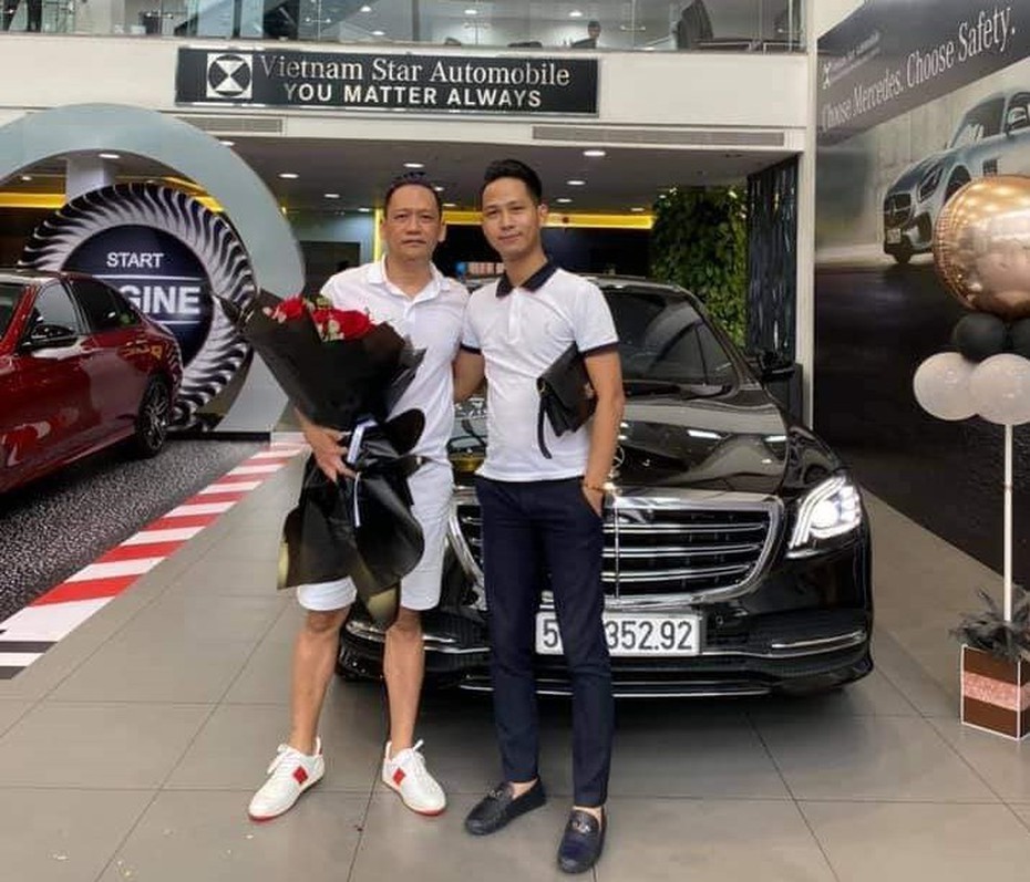 Không kém cạnh Tuấn Hưng, ca sĩ Duy Mạnh tậu Mercedes-Benz tiền tỷ