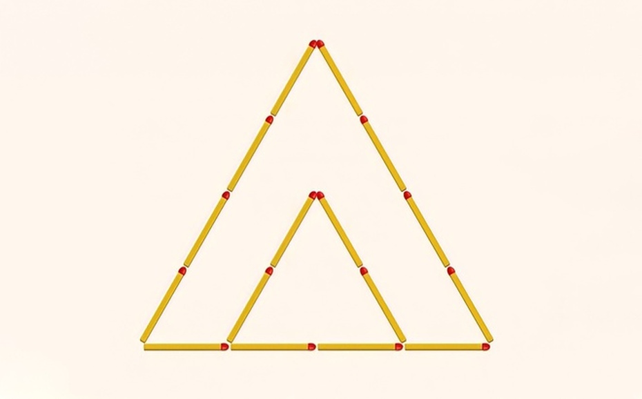 Câu đố toán học di chuyển 2 que diêm để tạo thành 3 hình tam giác