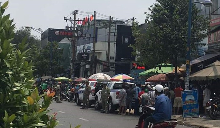 Thực nghiệm hiện trường, lấy lời khai nghi phạm sát hại bà chủ tiệm tạp hóa ở TP.HCM