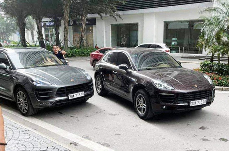 Truy tìm lái xe Porsche trùng biển số bị phát hiện tại ở Hà Nội