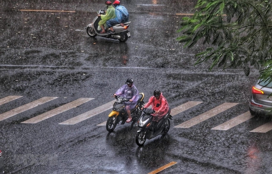 Dự báo thời tiết ngày 17/5/2021: Hà Nội đêm có mưa rào và dông vài nơi