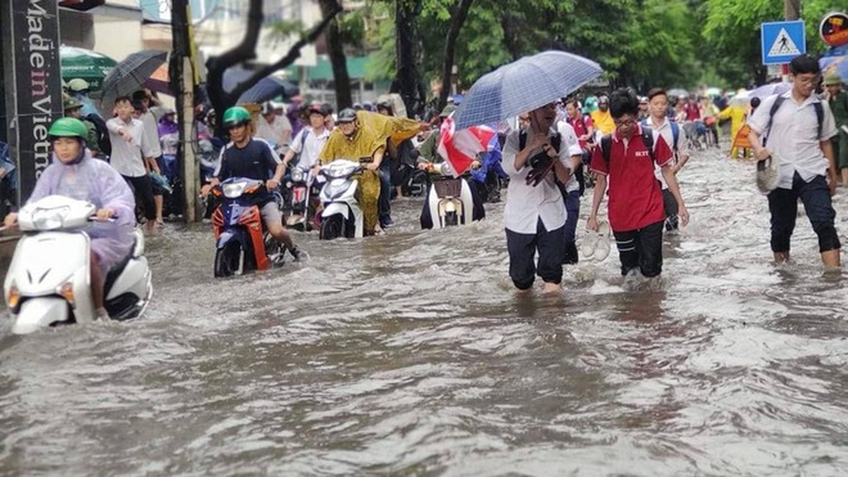 Áp thấp nhiệt đới có thể thành bão hướng vào đất liền đúng ngày thi tốt nghiệp THPT 2021