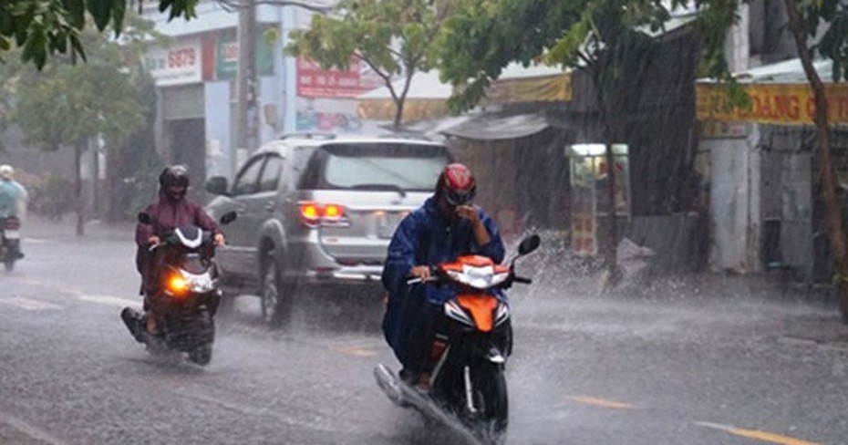 Dự báo thời tiết 2/8/2021: Hà Nội cảnh báo mưa lớn