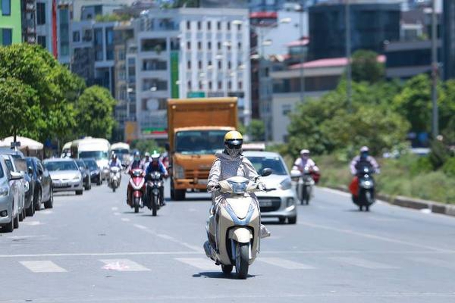 Dự báo thời tiết ngày 14/6/2022: Hà Nội vào đợt nắng nóng hầm hập, chiều có thể mưa to